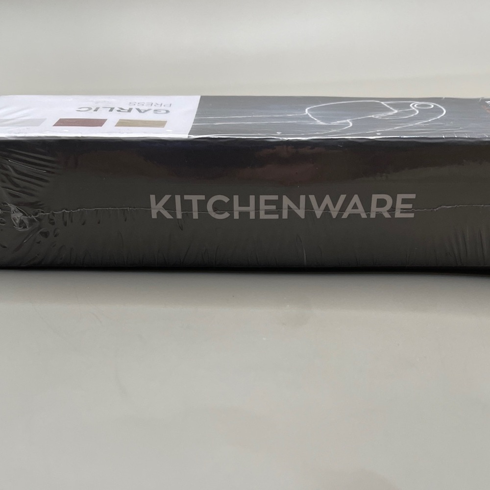 Kitesensu Heavy Duty Silver Garlic Press - Picture 2 of 4